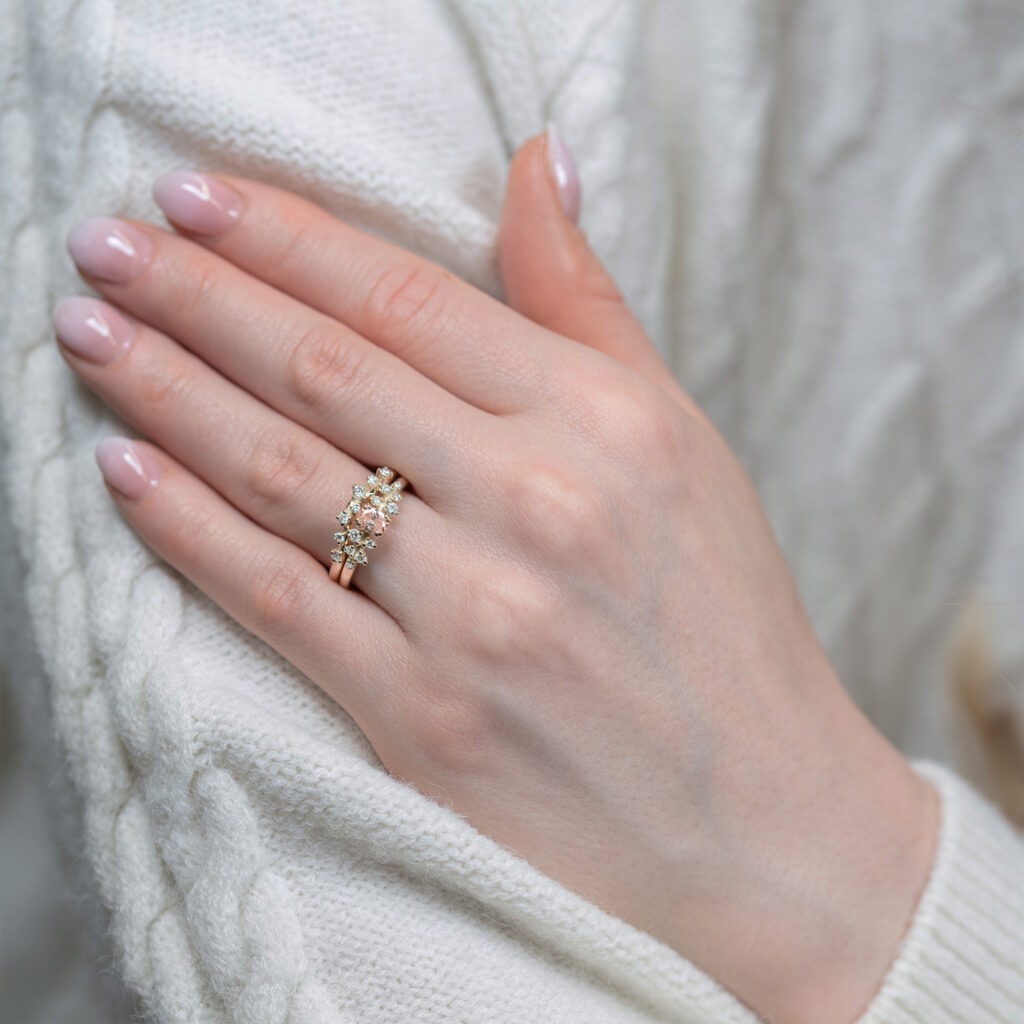 Ruususormus ja Ruusu Halaajasormus -sormusyhdistelmä