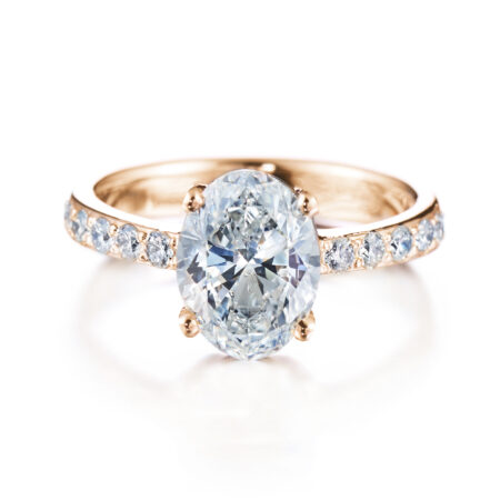 Adalmiina ovaali runkotimanteilla vihkisormus keltakulta